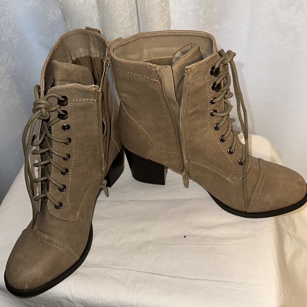 Women’s Madden Girl Boots - Picture 6 of 6